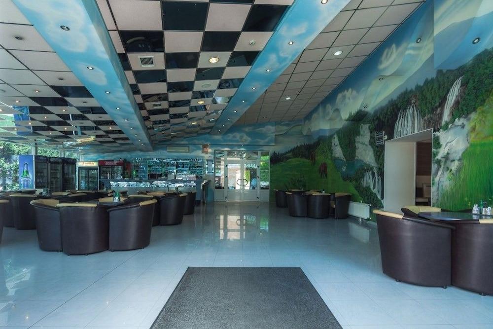 Hotel Macola Korenica Exteriér fotografie