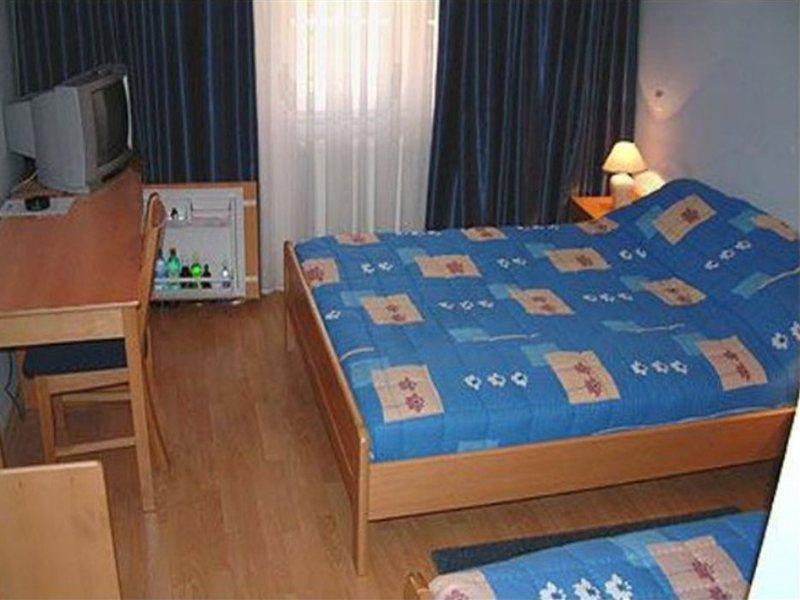 Hotel Macola Korenica Exteriér fotografie
