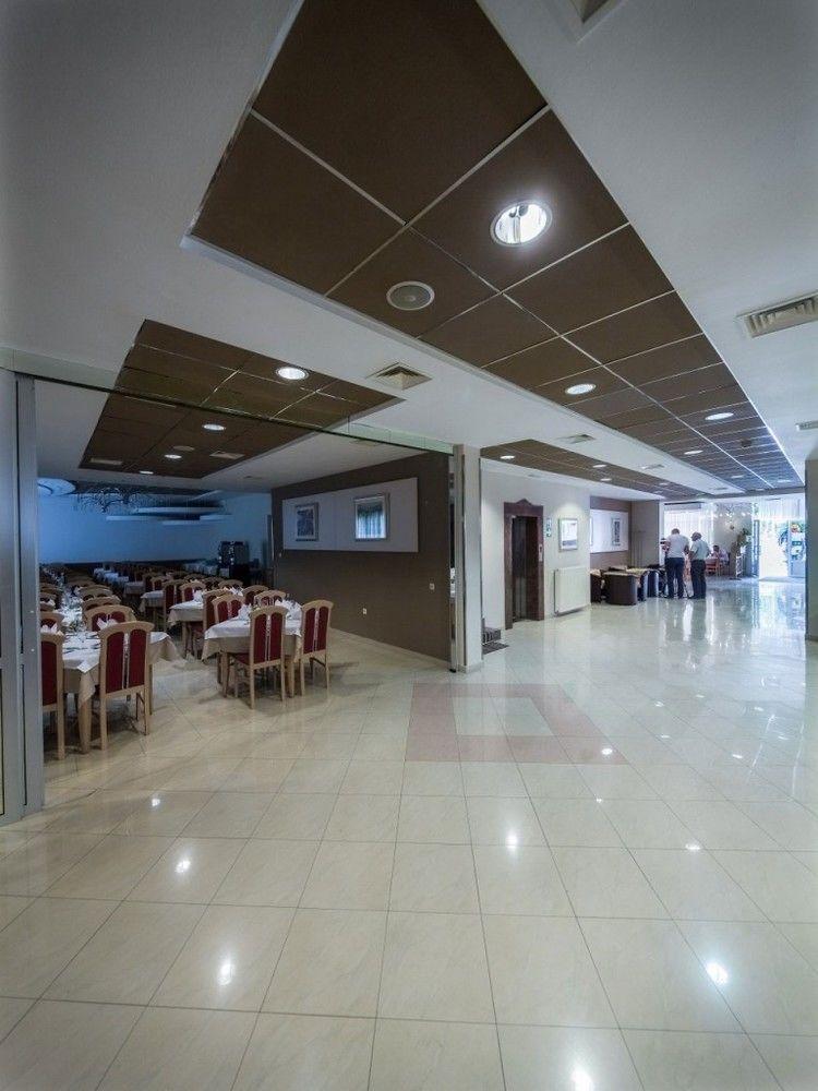 Hotel Macola Korenica Exteriér fotografie